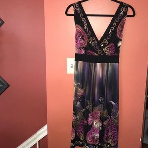V-neck and back dress